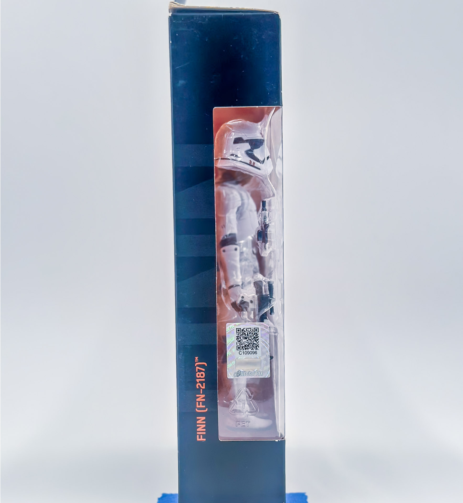 Star Wars Black Series – Finn (FN-2187) Stormtrooper (6") #17 - Image 4